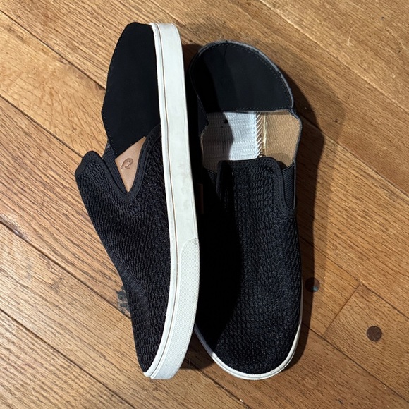 OluKai Pehuea Black Slip-On Loafers NO INSOLES - Picture 1 of 4